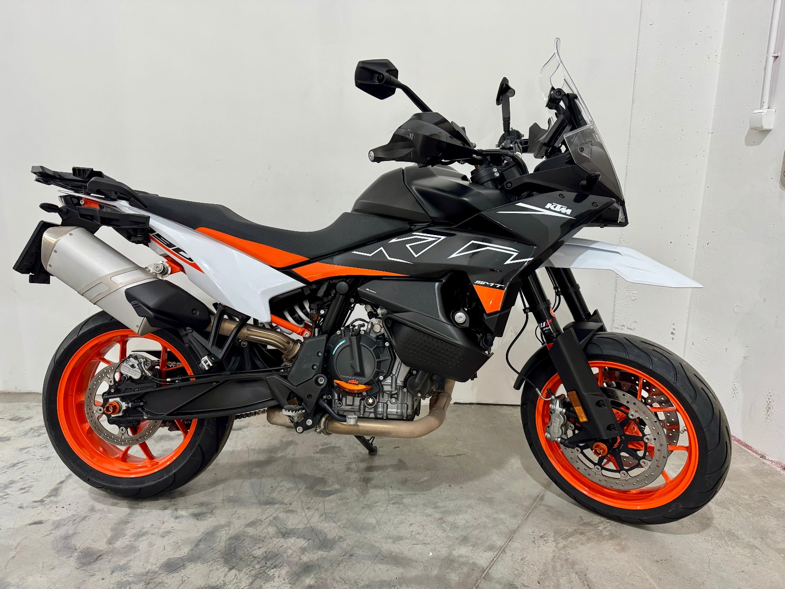 KTM 890 SMT 2024 KTM 890 SMT 2024